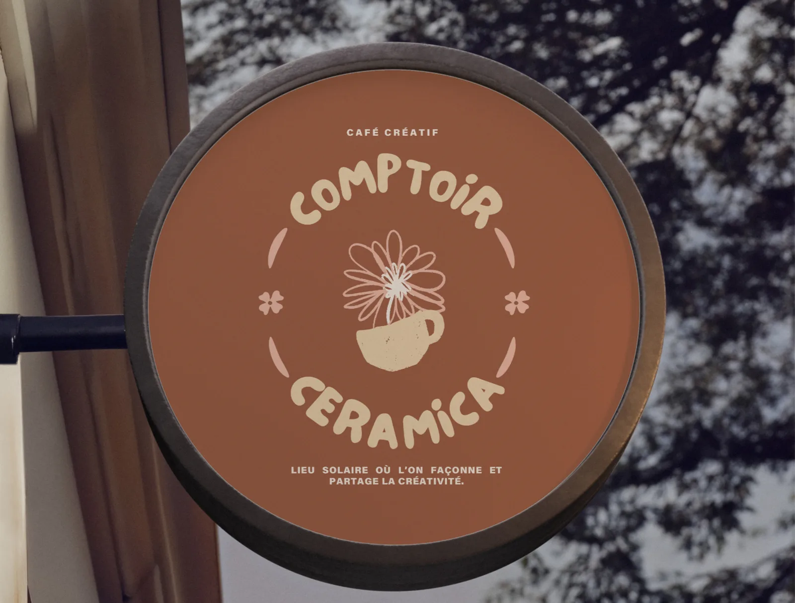 Le lieu et l’univers de Comptoir Ceramica à Antibes